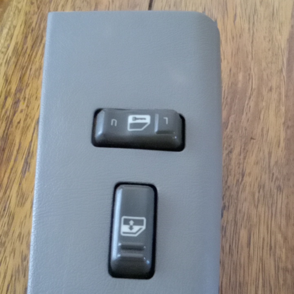 Car window/door switch - Picture 4 of 5